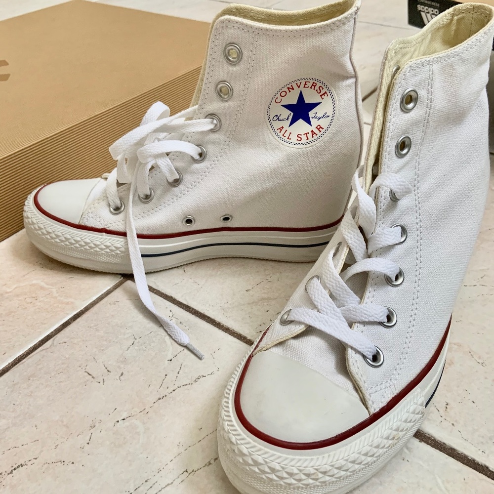 Converse White Wedged Sneaker size 7
